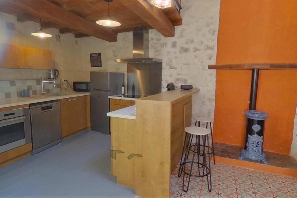 Maison De Charme Dans Le Centre Historique , Wifi Clim 6 Pers Calme Et Confort Arles